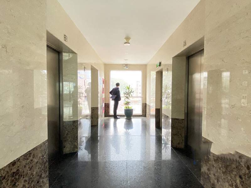 Sảnh thang máy tòa nhà The Sarus Nguyễn Thị Minh Khai