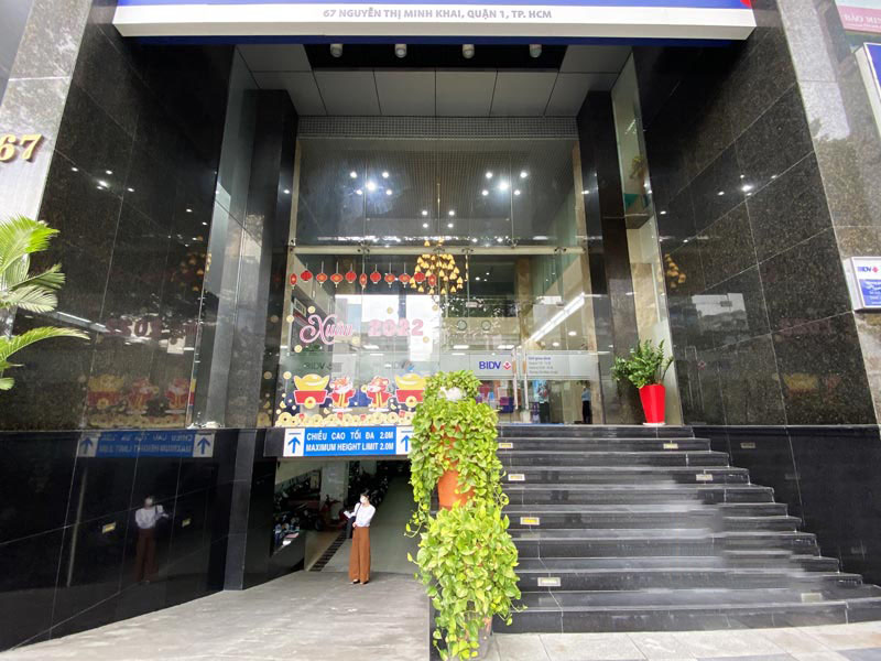 Lối vào tòa nhà The Sarus