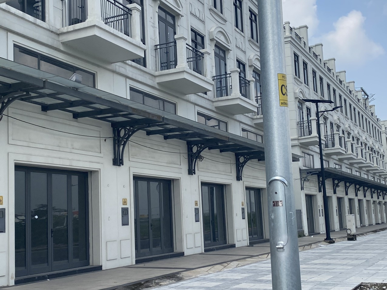 Lakeview City Q2 – shophouse mặt tiền Song Hành, chủ dễ thương