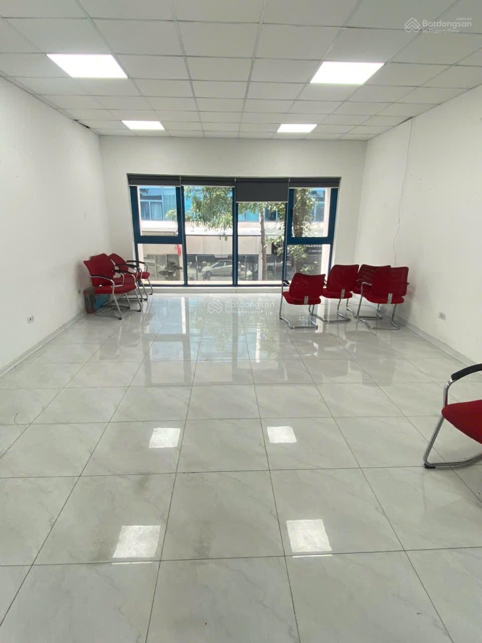 Cho thuê liền kề Galaxy Vạn Phúc – Tố Hữu, Hà Đông. Diện tích 100m², 6 tầng có thang máy, đầy đủ điều hòa. Phù hợp nhiều mô hình: văn phòng, cửa hàng, spa, phòng khám