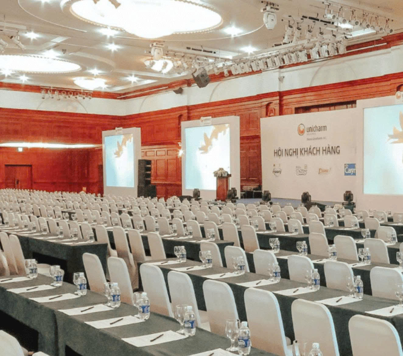 Cho thuê mặt bằng thương mại & văn phòng hạng A Grand Plaza Trần Duy Hưng chỉ từ 390.750đ/m2/th.