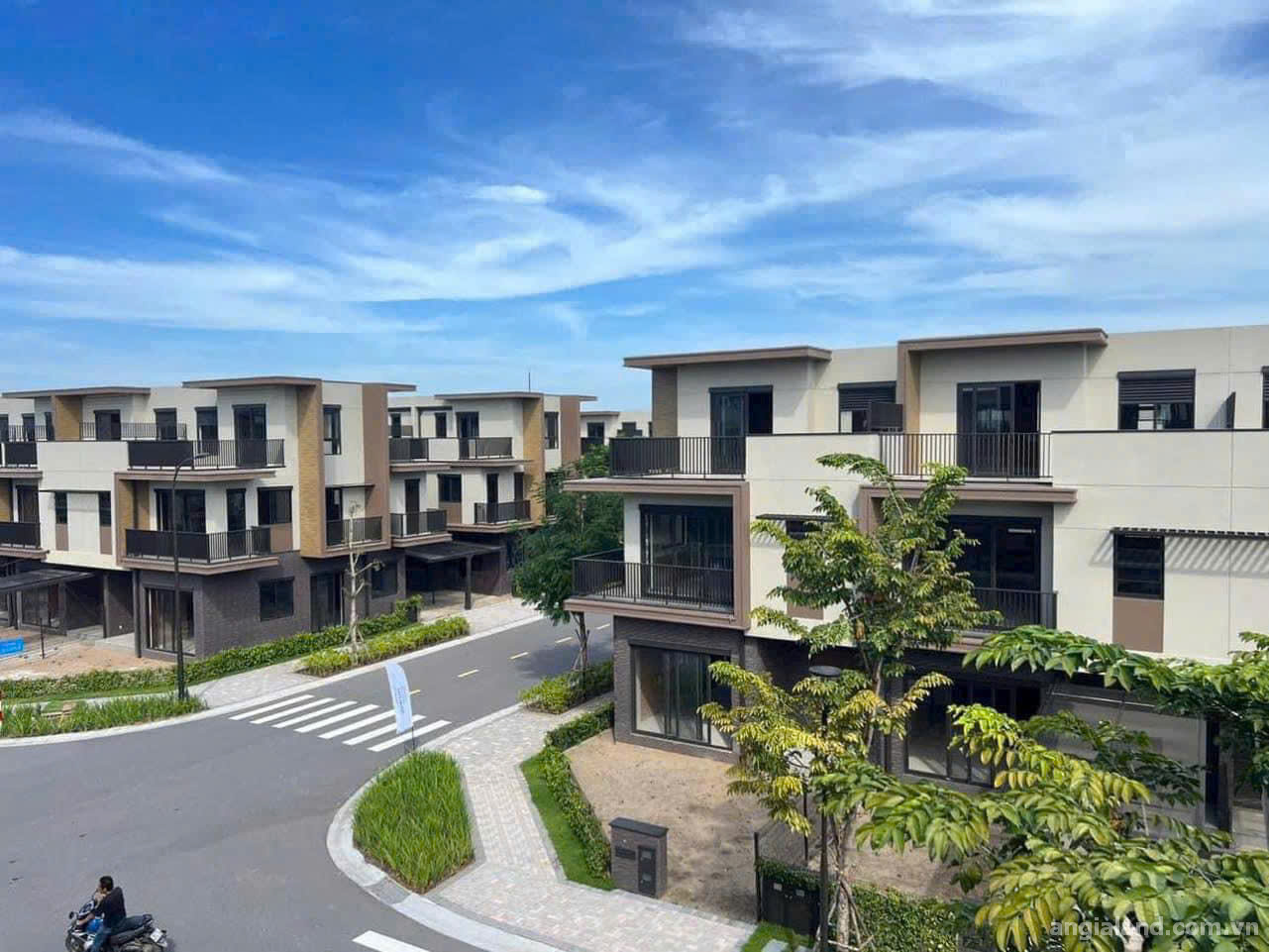 Cơ hội sở hữu biệt thự chính chủ cực hiếm tại Khu đô thị Nam Long, Quận 7