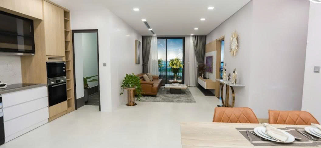 Căn hộ 2 – 3 phòng ngủ, vừa mới bàn giao, có thể thuê nguyên bản hoặc đầy đủ nội thất. Giá thuê cạnh tranh, hấp dẫn trên thị trường.