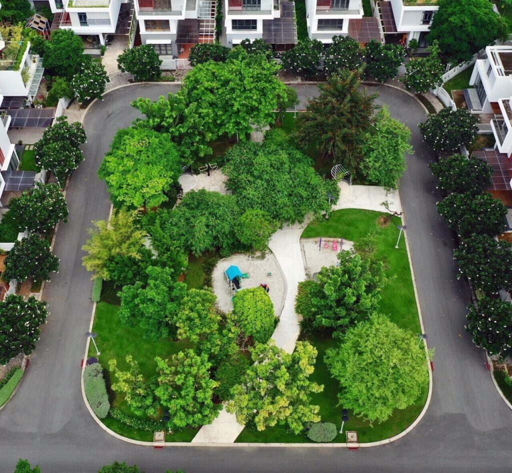 Cho thuê gấp Biệt thự căn góc Phố Đông Village: 4PN, Full nội thất, nhà đẹp 3 mặt thoáng, giá chỉ 23tr