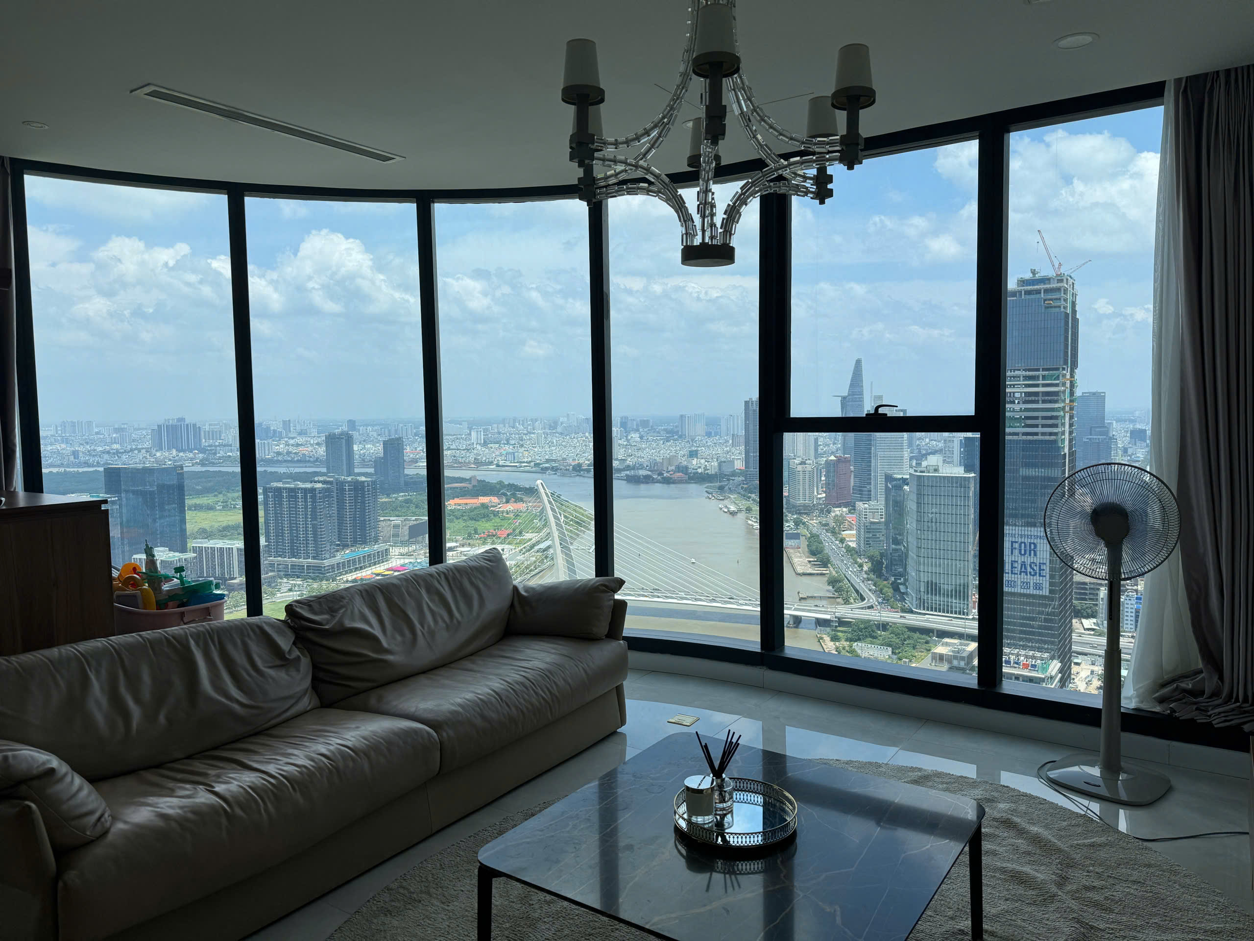 Thổ địa Vinhomes Golden River – nắm giữ toàn bộ quỹ căn cho thuê và bán, giá tốt nhất thị trường tháng 3/2026