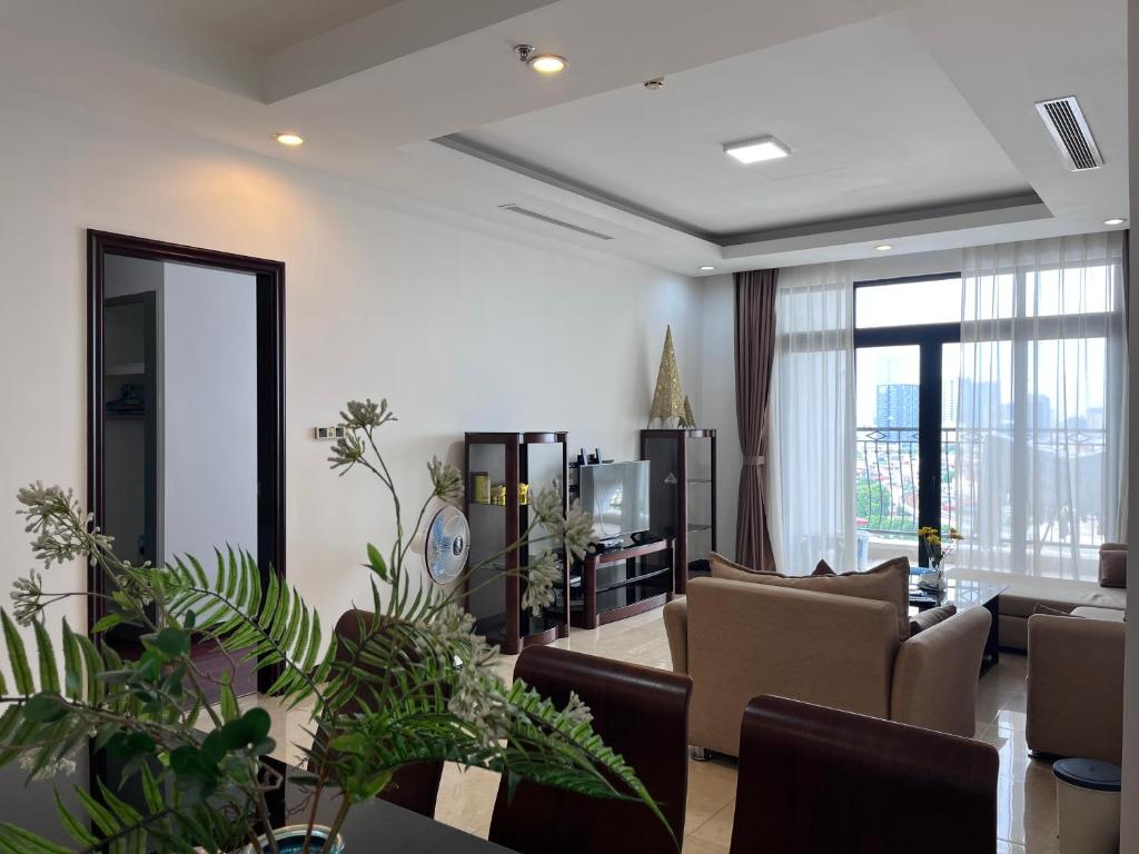 Cho thuê căn hộ 2 phòng ngủ, full nội thất, 124 m², R2 Vinhomes Royal City – giá 19 triệu/tháng