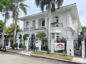 Biệt Thự Mỹ Quang – Khu Cảnh Đồi Phú Mỹ Hưng: Sân Vườn Rộng, Full Nội Thất
