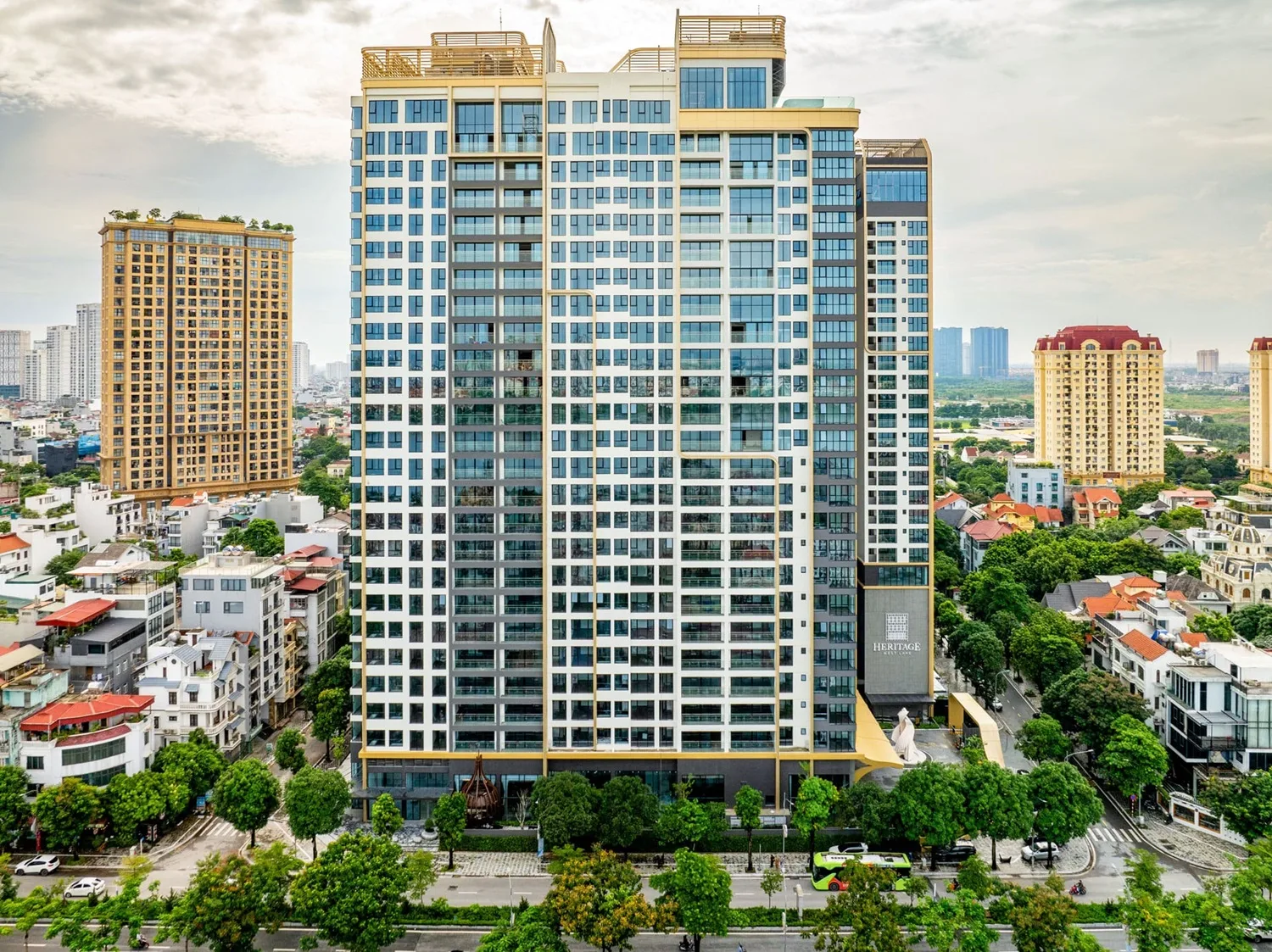 PKD CĐT thông báo: Mở bán quỹ căn 2PN, 3PN, 4PN, Duplex tại Heritage West Lake & SOHO – view trọn Hồ Tây, số lượng giới hạn.