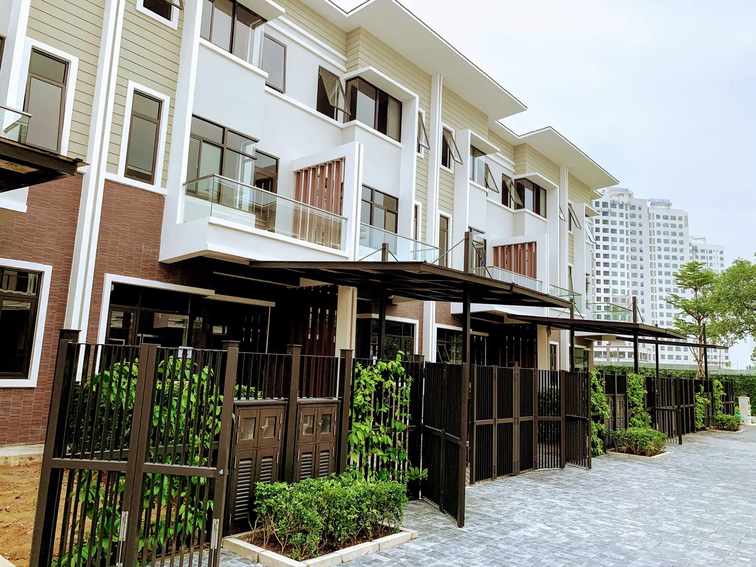 Cho thuê nhà phố Valora Mizuki Park: 1 trệt 2 lầu, full nội thất cao cấp, giá 25 triệu/tháng