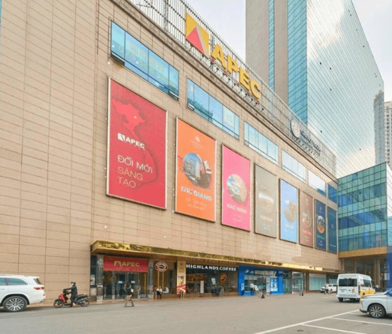 Cho thuê mặt bằng thương mại & văn phòng hạng A Grand Plaza Trần Duy Hưng chỉ từ 390.750đ/m2/th.