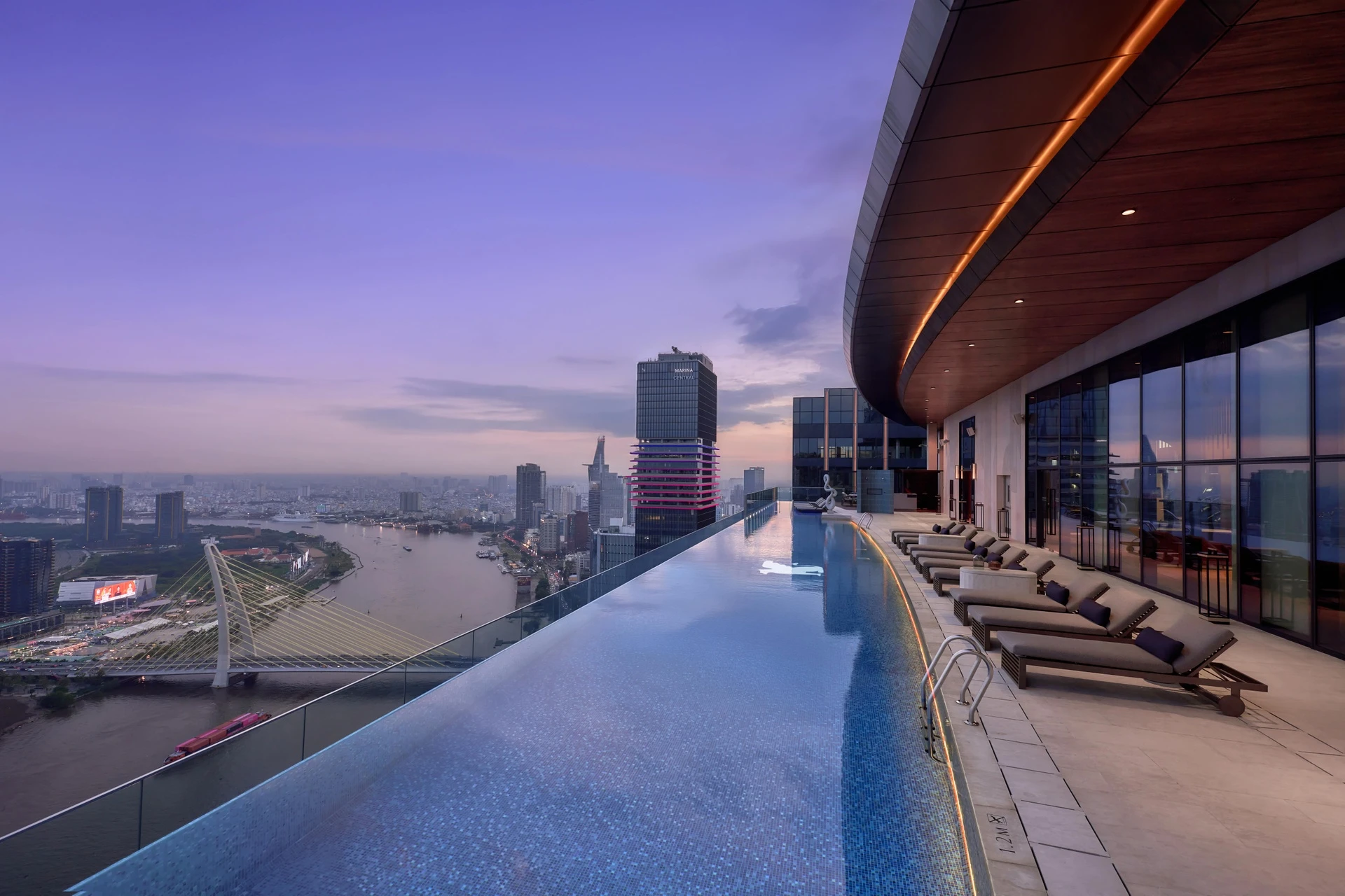 Trải nghiệm không gian sống sang trọng tại căn hộ hàng hiệu JW Marriott – cho thuê 2 phòng ngủ, 88 m², giá 55 triệu/tháng