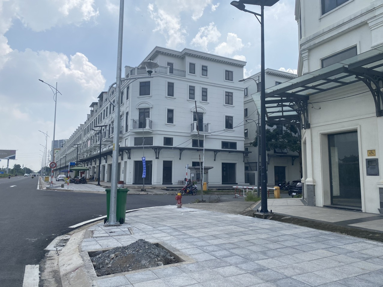 Lakeview City Q2 – shophouse mặt tiền Song Hành, chủ dễ thương