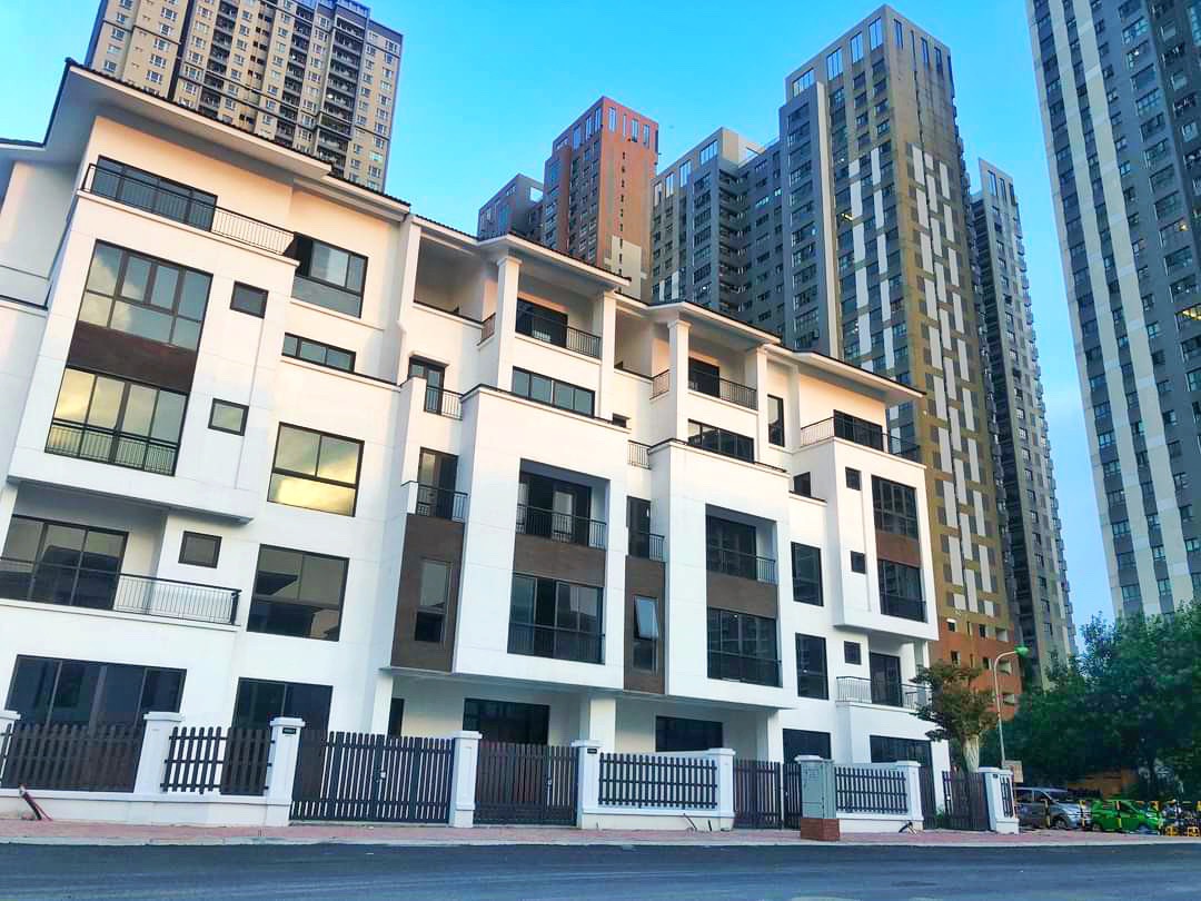 Cho thuê nhà phố Hoàng Thành Villas Mỗ Lao: 150m2 x 5 tầng, MT 7m, có thang máy, PCCC đạt chuẩn