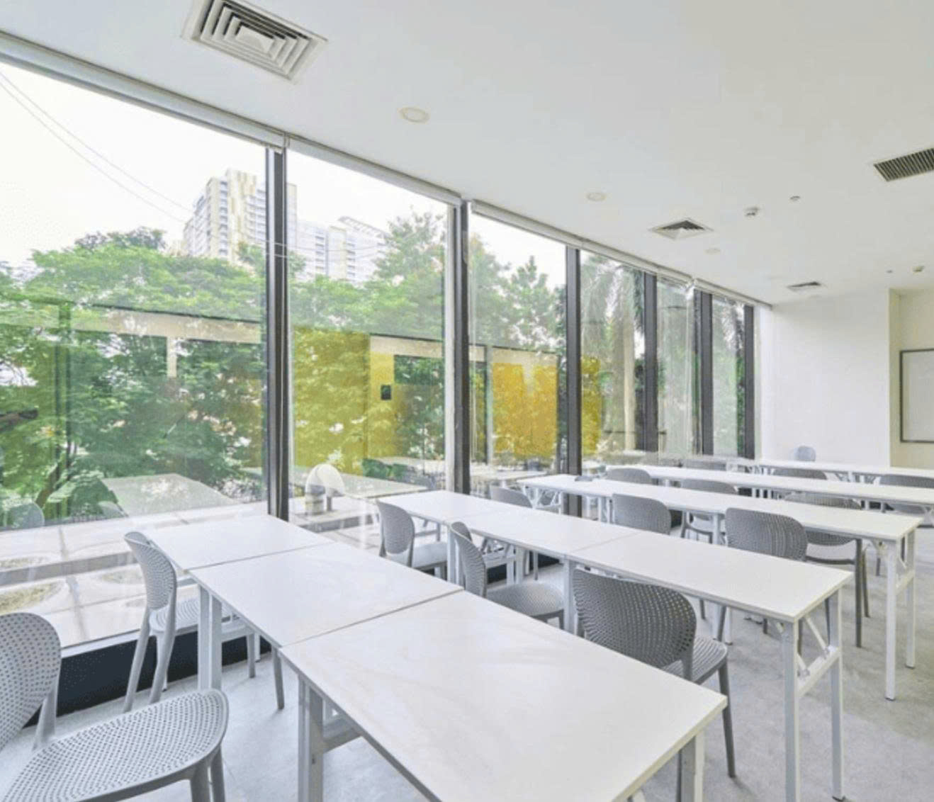 Cho thuê mặt bằng thương mại & văn phòng hạng A Grand Plaza Trần Duy Hưng chỉ từ 390.750đ/m2/th.